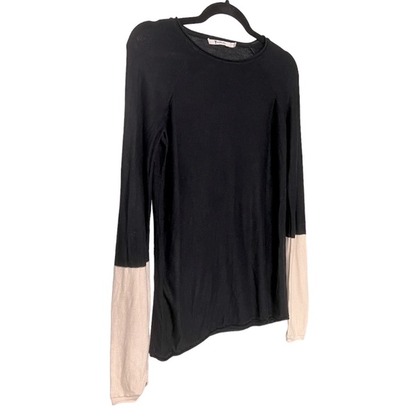 Alexander wang light weight sweater. - Picture 2 of 5